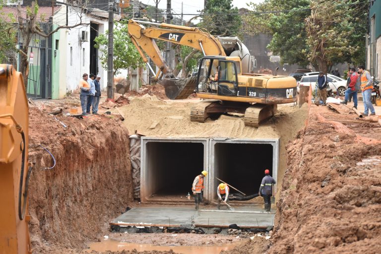 En la avenida Eusebio Ayala, entre Montanaro y Adalberto Ramírez Franco, construirán alcantarillado celular simple de 2,5 x 2,5 metros, como parte del desagüe pluvial de la cuenca Itay