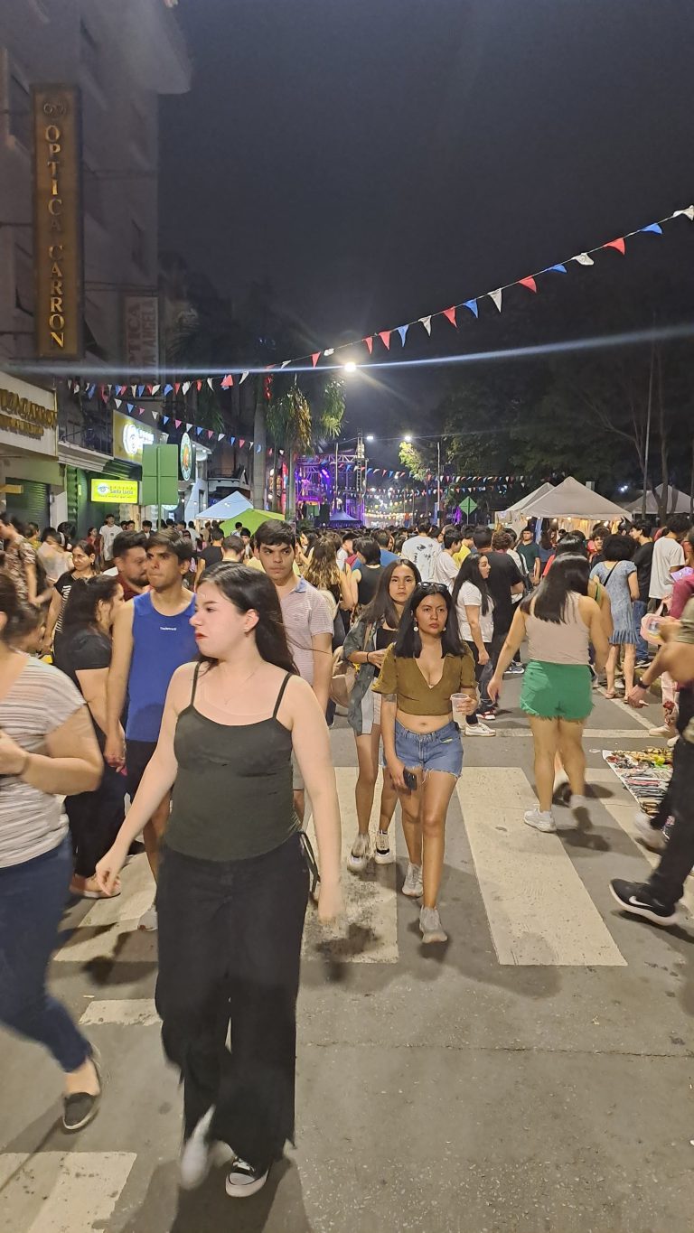 La Calle Palma se llenó de vida y color en el Día de la Juventud y la llegada de la primavera