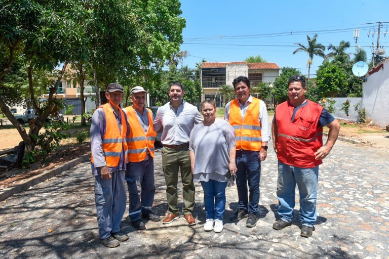 Intendente Rodríguez recorrió obras en ejecución en distintos barrios de la capital