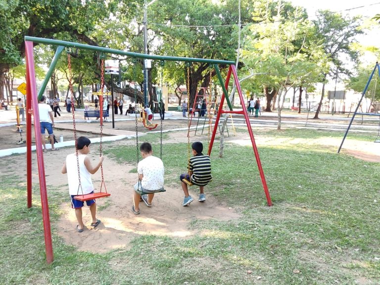 Importantes mejoras fueron inauguradas en la plaza Héroes del Chaco, del barrio Santísima Trinidad