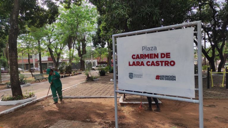 La Plaza Carmen de Lara Castro, del barrio San Pablo, se revitaliza con trabajos que lleva a cabo la Dirección de Servicios Urbanos