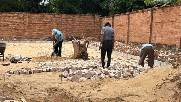 En la calle Jaime Bestard van concretando trabajos para dejar atrás el terraplenado en el barrio San Jorge