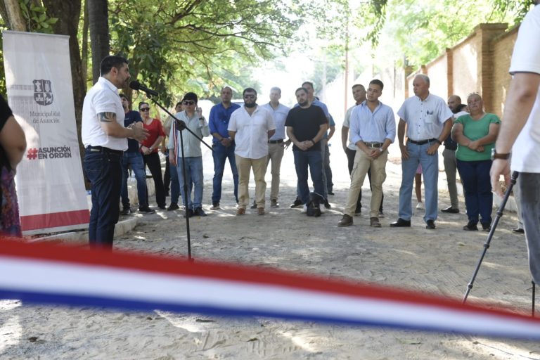 Intendente Rodríguez inauguró el pavimento tipo empedrado de la calle Jaime Bestard, en zona conocida como bosquecito, en una extensión de 260 metros, que antes era de tierra