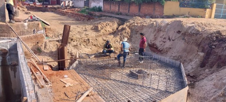 Por construcción del pavimento de hormigón hidráulico en Dr. Luis De Gásperi, cierran tramo comprendido entre Lorenzo Cáceres y Sanapaná, en el marco del proyecto del desagüe pluvial del barrio San Pablo