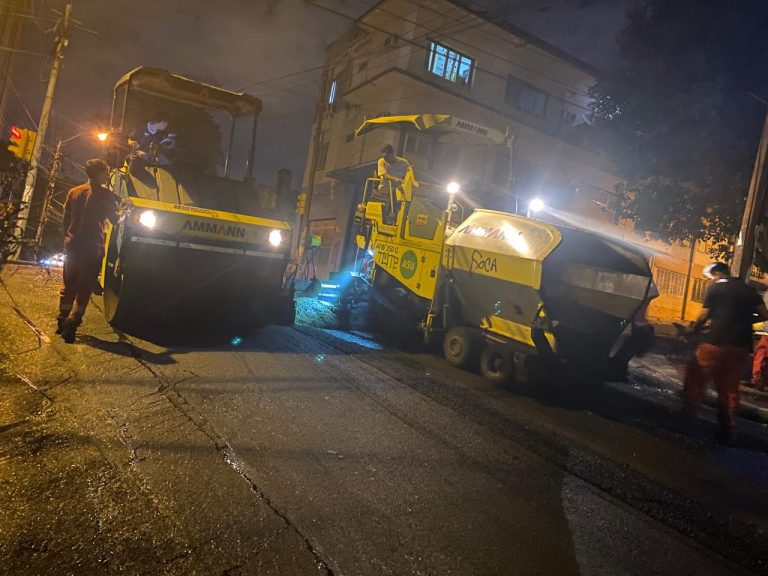 Intendente Rodríguez verificó trabajos nocturnos de mejoramiento vial de la calle Azara