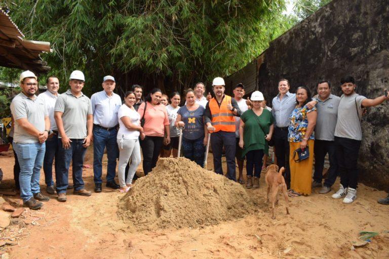 Intendente Rodríguez participó de la palada inicial para la construcción de 200 metros de muro de contención en márgenes del arroyo Yvyra’i